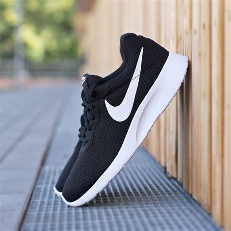 deichmann sneaker herren nike|SNIPES Shoes, Streetwear, Sportswear, Designer Clothes.